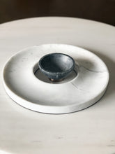Load image into Gallery viewer, round white marble ring platter