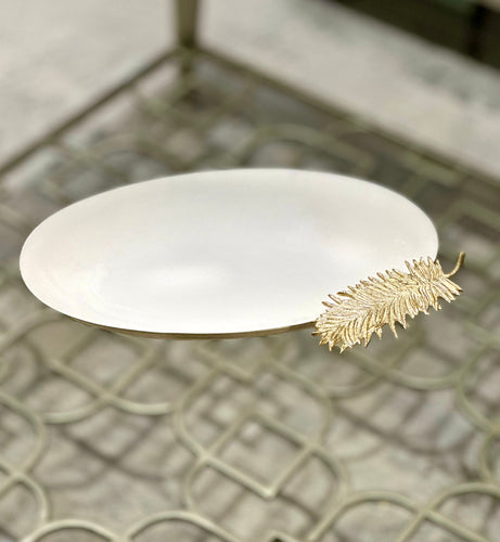 Bellezza Platter in white and gold by Meraki Lily, ideal for serving nibbles, hors d'oeuvres, or as a tabletop accent