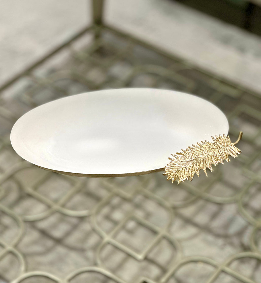 Bellezza Platter in white and gold by Meraki Lily, ideal for serving nibbles, hors d'oeuvres, or as a tabletop accent