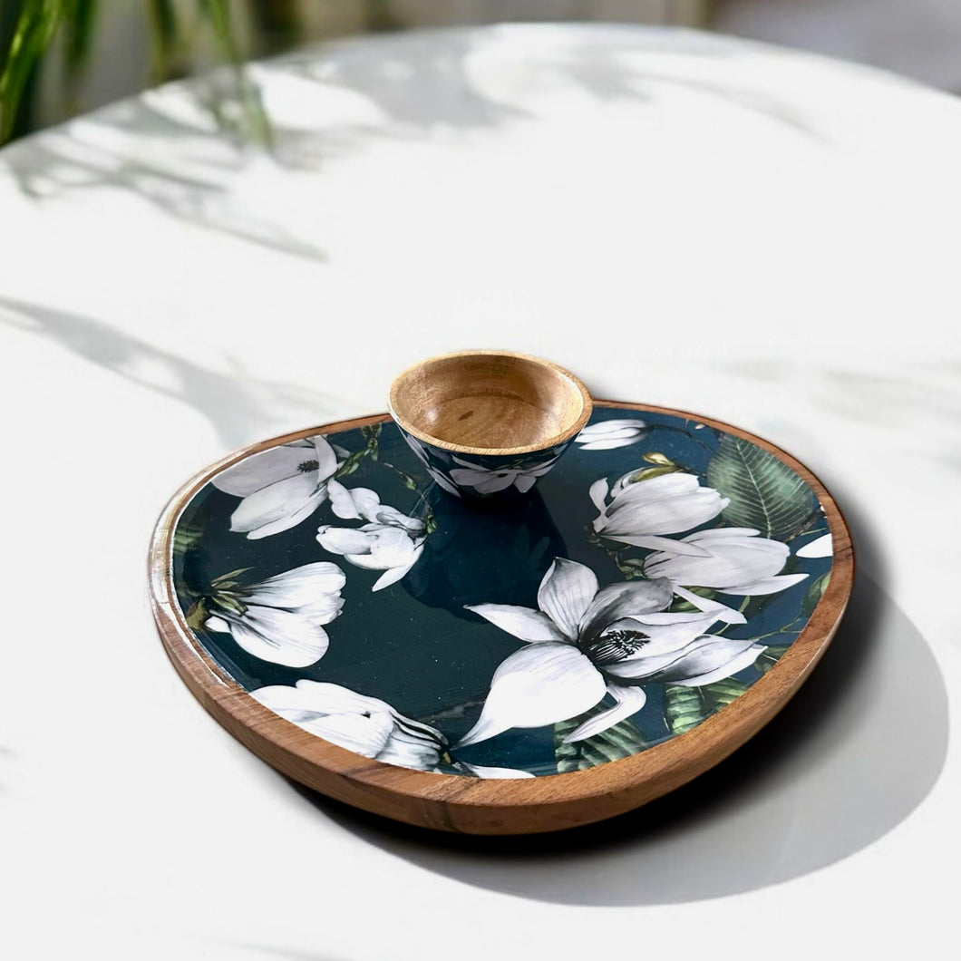 Cassina Platter Set with elegant white magnolia design, perfect for serving or decorative use.