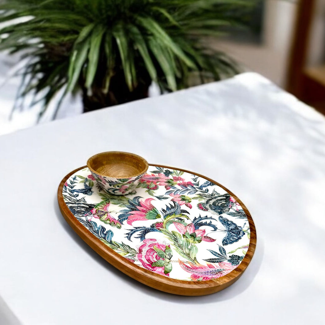 Koha Platter with colorful batik-inspired Peranakan design, perfect for serving or décor.