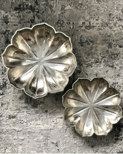 Silver flower shape metal platter, stunning serve ware, royal